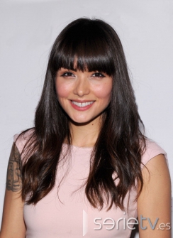 Daniella Pineda - actriz de series de TV