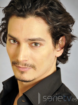 Enrique Alcides - actor de series de TV