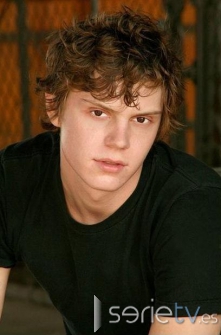 Evan Peters - actor de series de TV